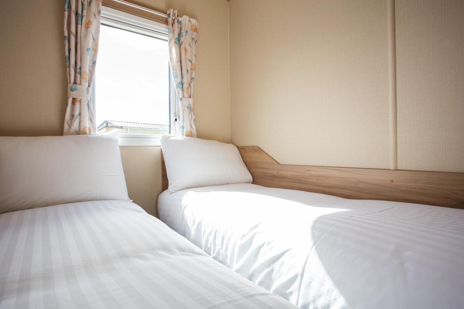 Barmouth Bay Holiday Park Llanddwywe الغرفة الصورة